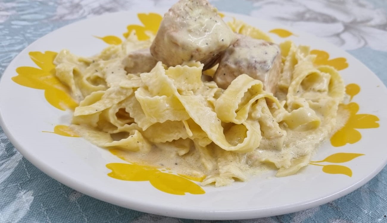 Leia mais sobre o artigo SALMÃO AO MOLHO DE LIMÃO COM MASSA